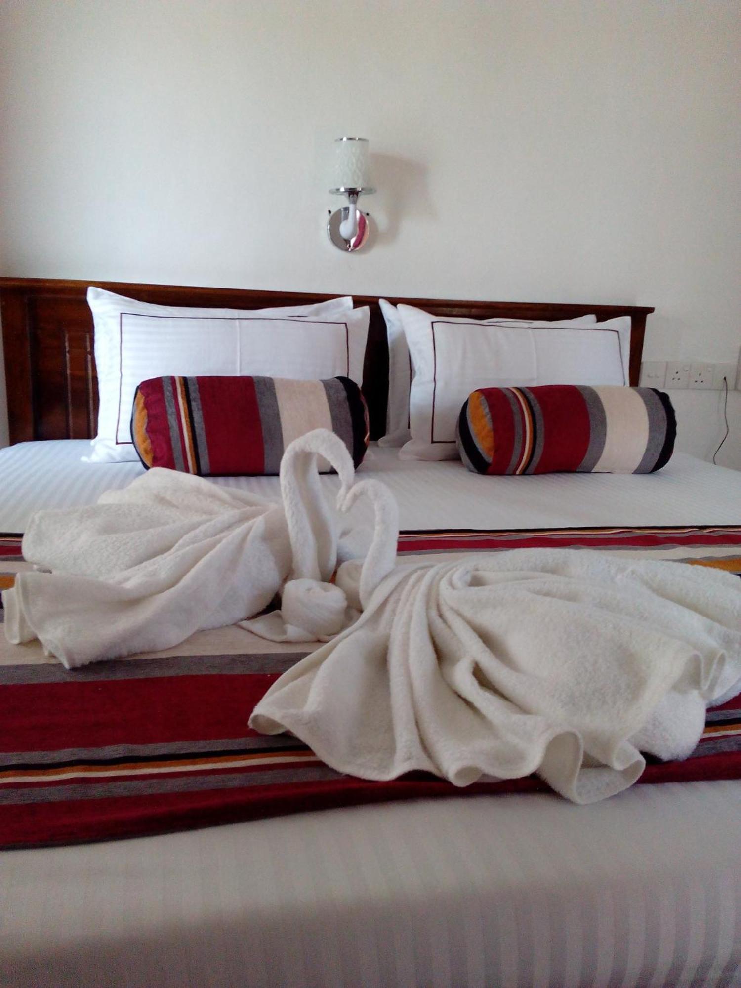 Hotel Moonstone Anuradhapura Exteriör bild